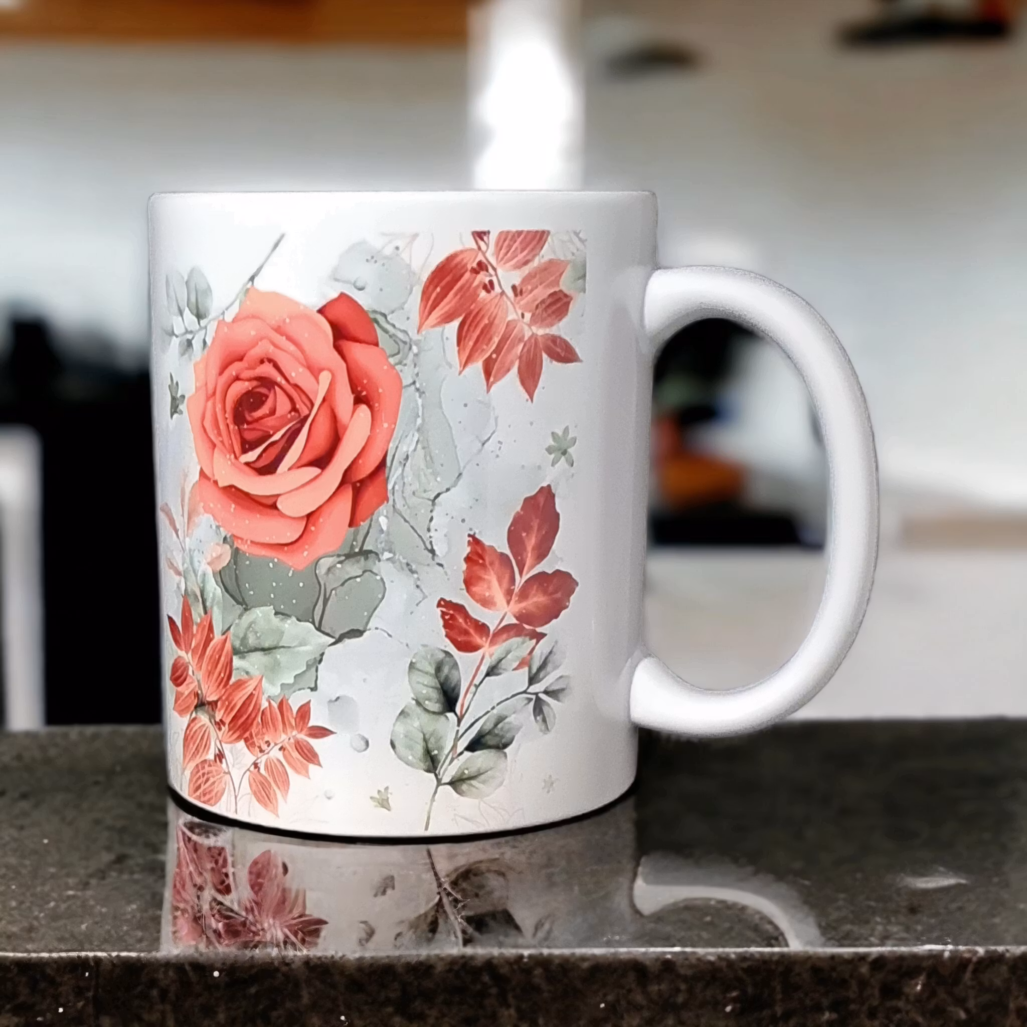 Personlig mugg med namn rosor present - www.bellebi.se