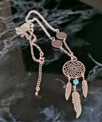Halsband med drömfångare