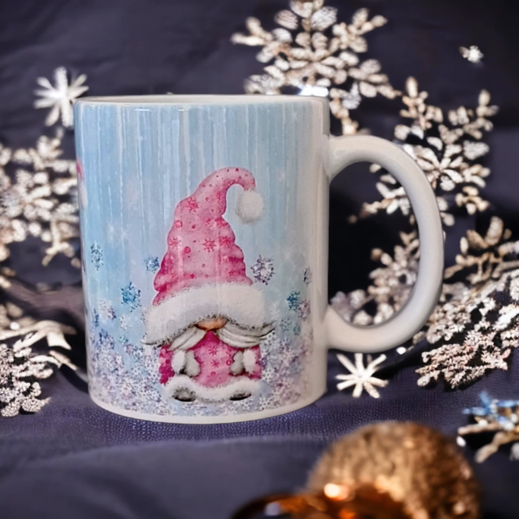 Mugg Jul julmotiv tomte present - www.bellebi.se