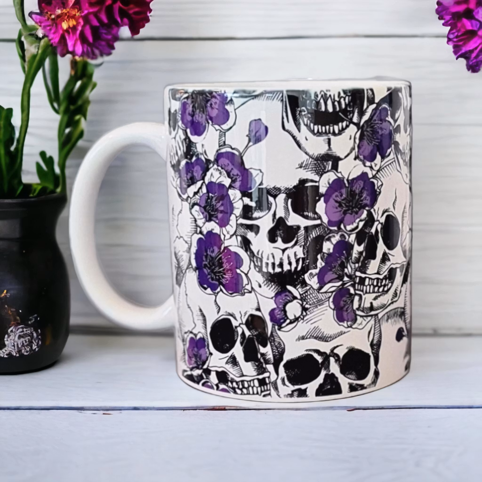 Mugg med dödskallar döskallar present - www.bellebi.se