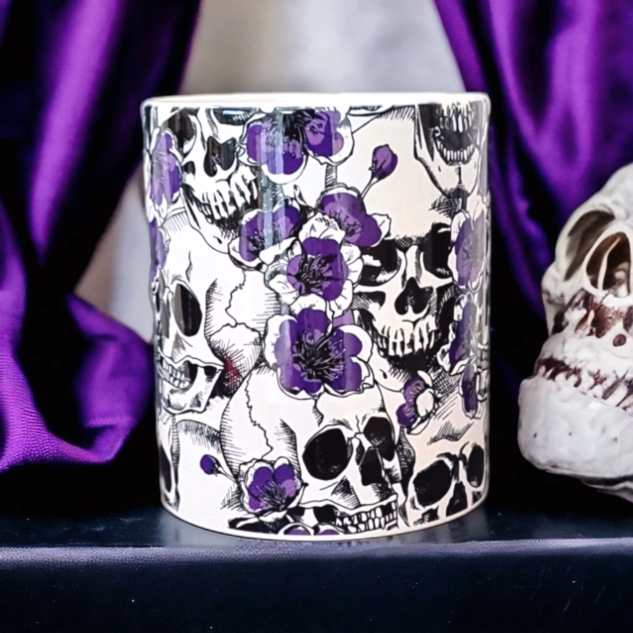 Mugg med dödskallar döskallar present - www.bellebi.se