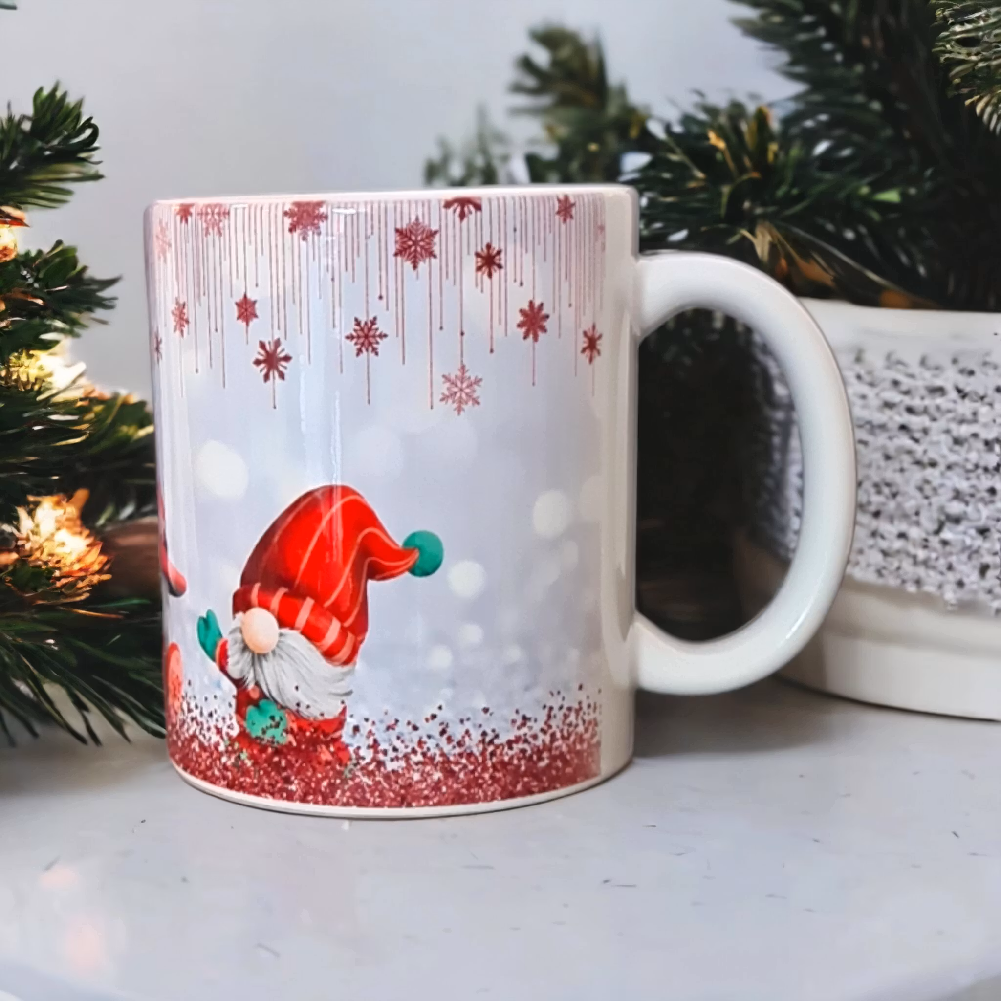 Mugg Jul julmotiv tomte present - www.bellebi.se