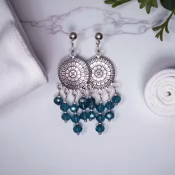 Vackra, gnistrande örhängen i bohostil