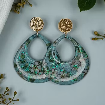 Ljuvliga örhängen med blommor