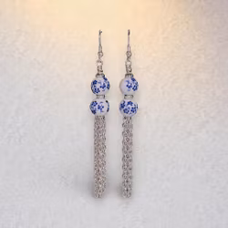 Örhängen med porslinspärlor och kedjor