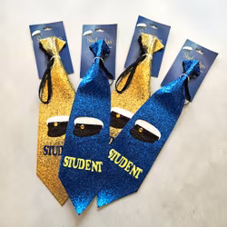 Glittrig studentslips