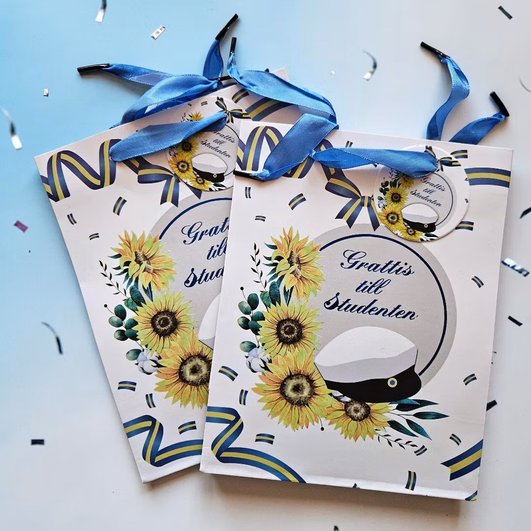 Presentpåse Student med text och solrosor Small bellebi.se