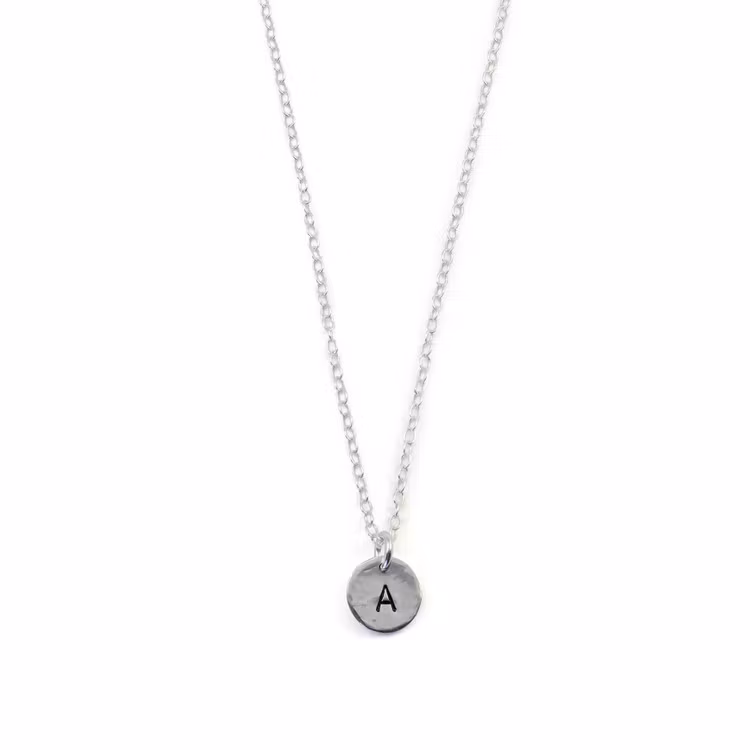 Second Hand - Svala Halsband med bokstav i Återvunnet Silver K