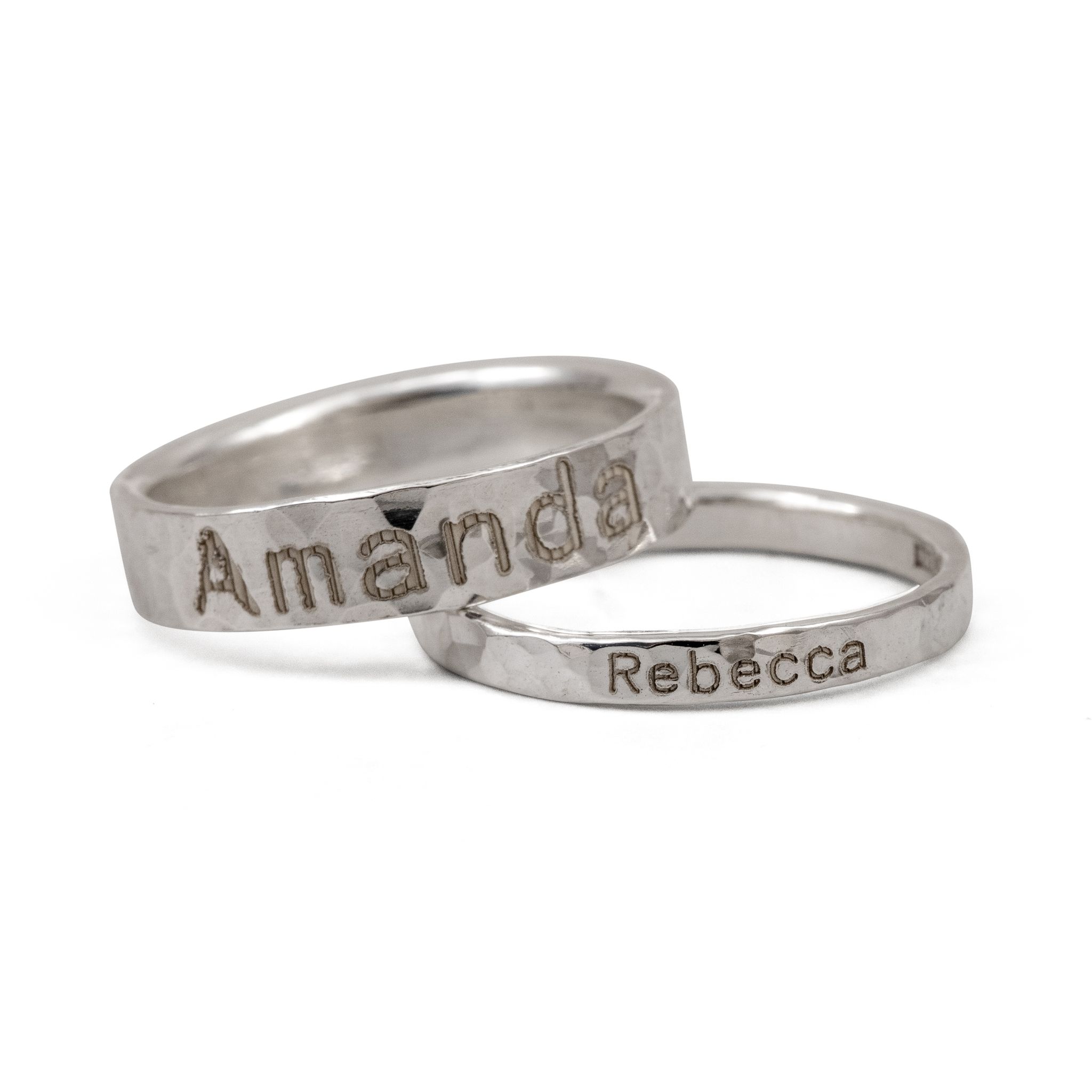 Hamrad Ring 4,5 mm med Egen Text eller Namn i Återvunnet Silver