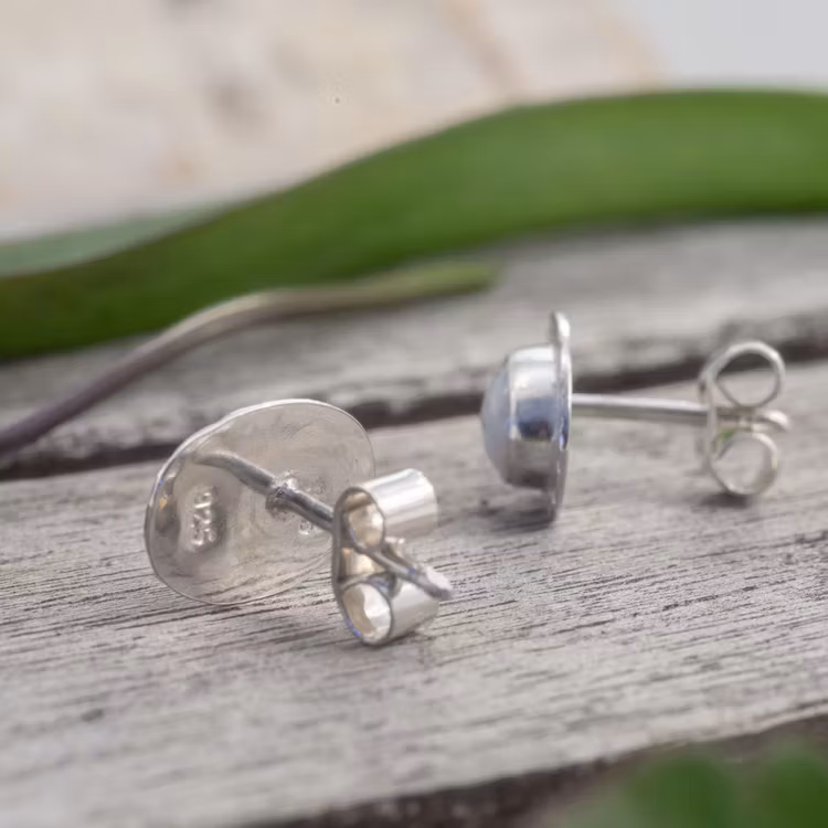 Stråla - Örhängen med Opaler i Sterling Silver