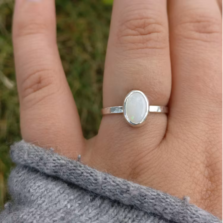 Silverring med Återvunnen Opal Sten