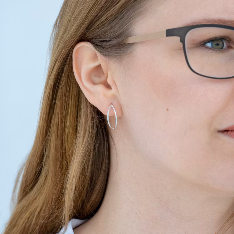 REA Spira - Stiftörhängen i Återvunnet Silver