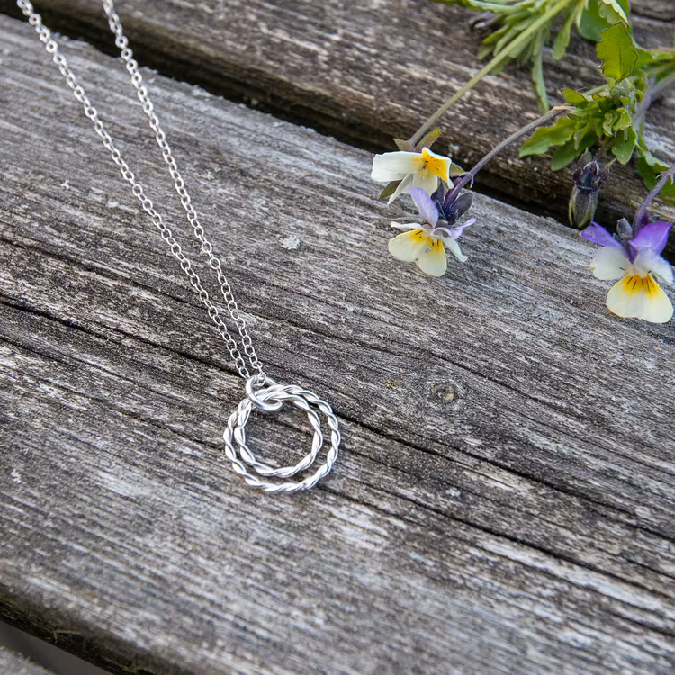 Tvinnad - Halsband i Återvunnet Silver