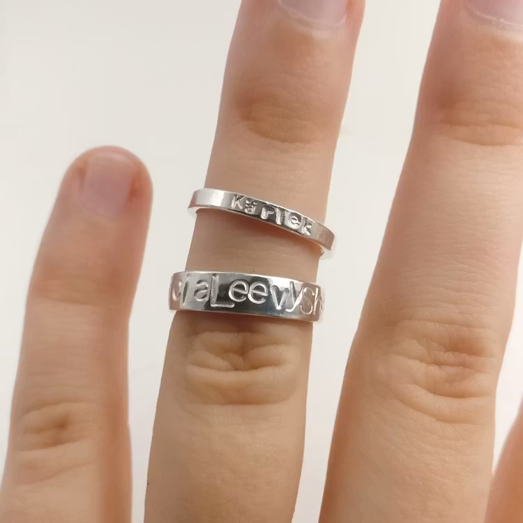 Ring med namn i Sterling silver. Handgjord