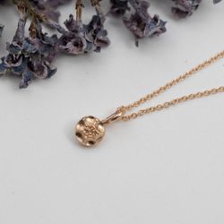 18K Frö Berlock - Halsband i Återvunnet Guld