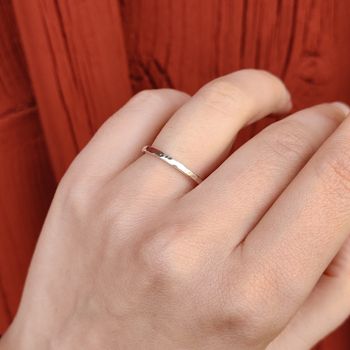 Ring Hamrad 1,8 mm i Återvunnet Silver