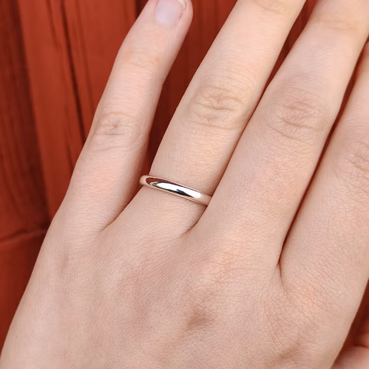Handgjord ring Återvunnet silver Modell