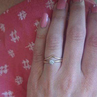 18K V-Ring Tunn Formad Vigselring Guld Chevron