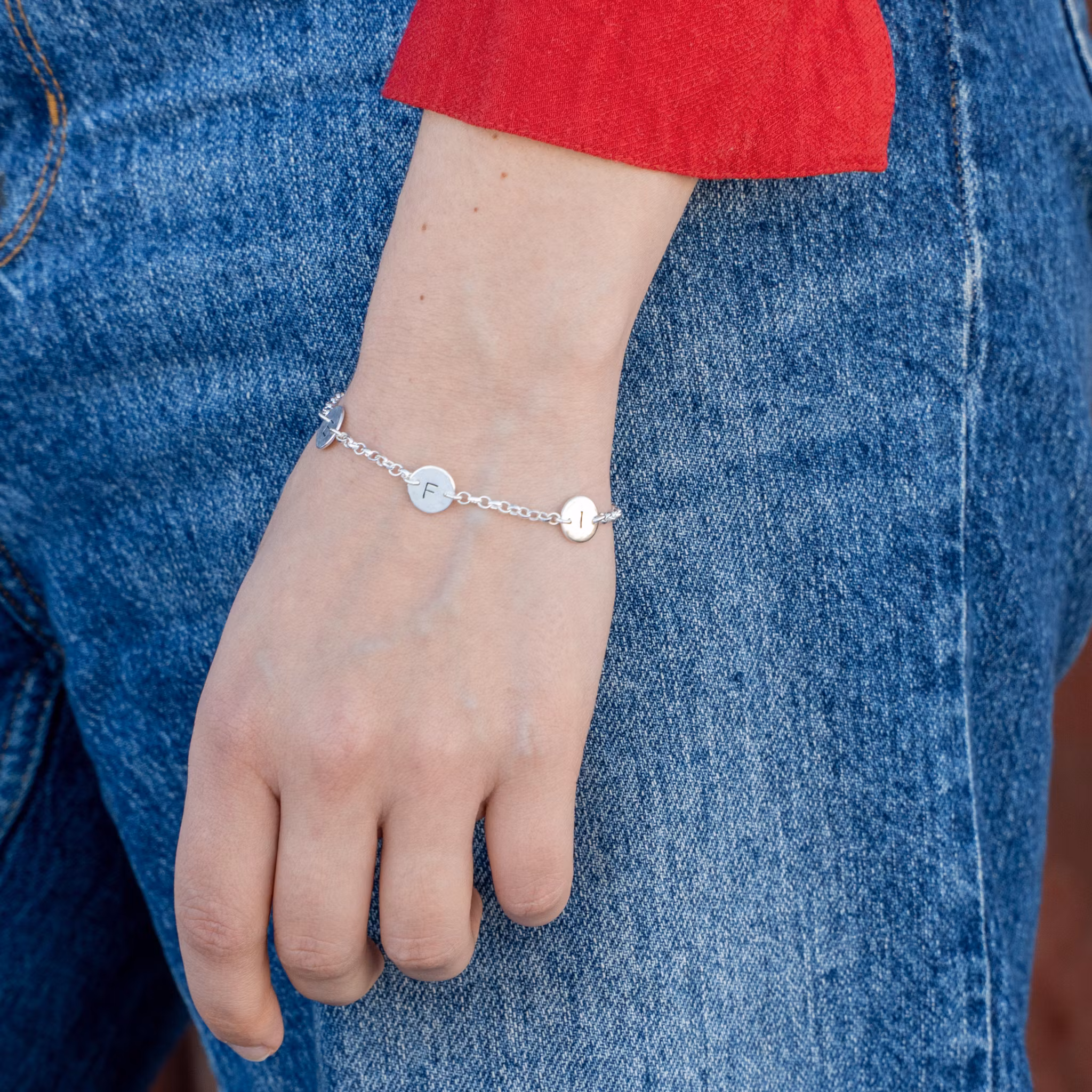 Handgjord Armband Namnsmycken Bokstavsberlock Återvunnet Silver Modell