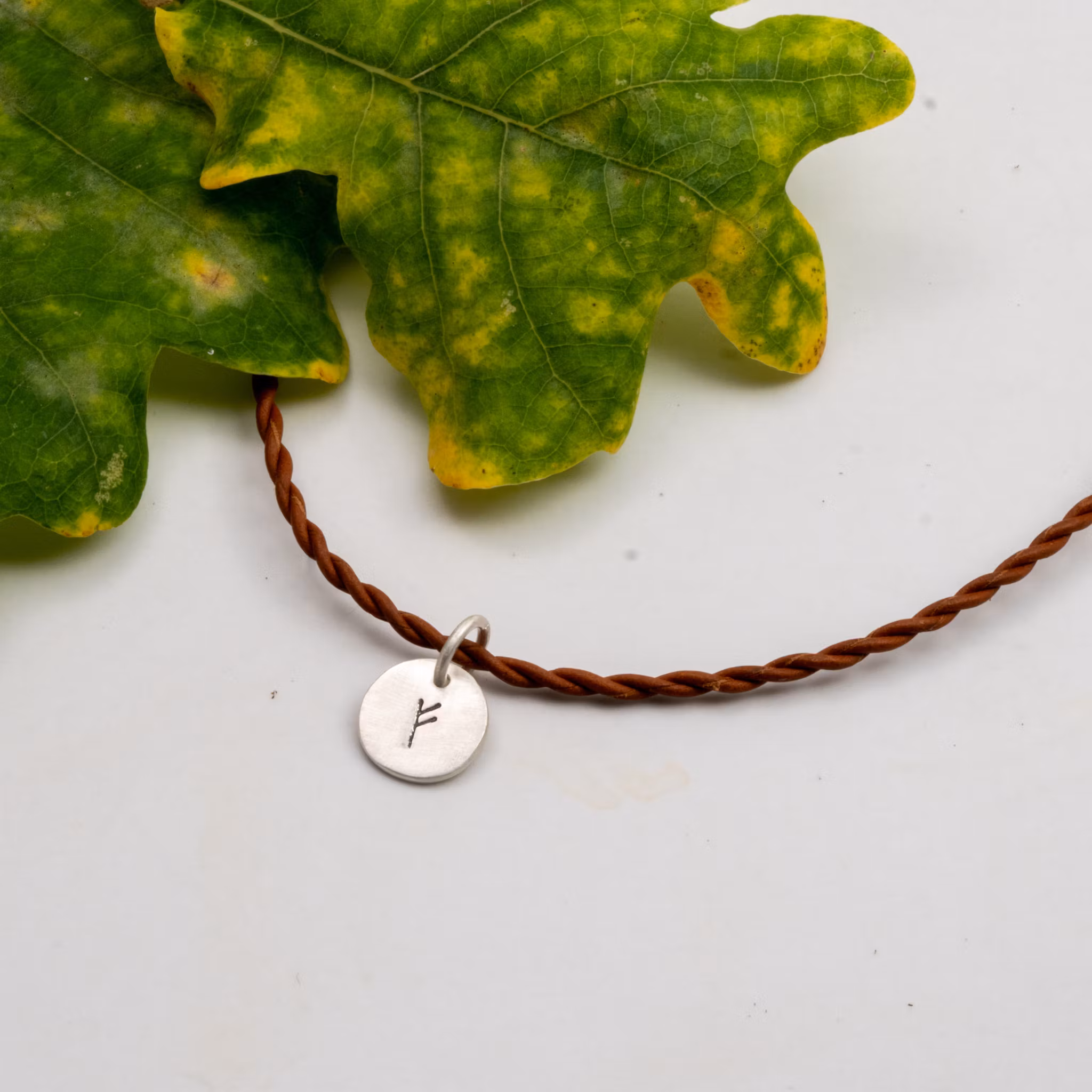 Halsband Runa Svala Återvunnet Sterling Silver Skinn