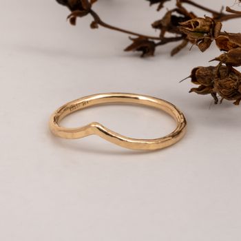 18K V-Ring Hamrad Vigselring Guld Chevron