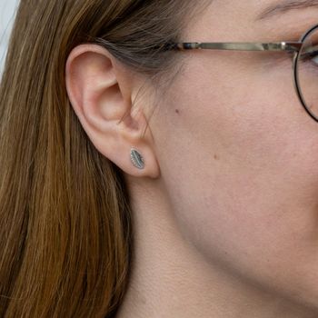Löv Comfort Örhänge i Återvunnet silver