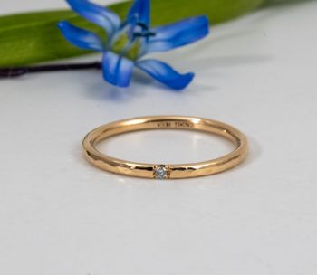 18K Lilly Ring med Återvunnen Diamant Guld Alliansring