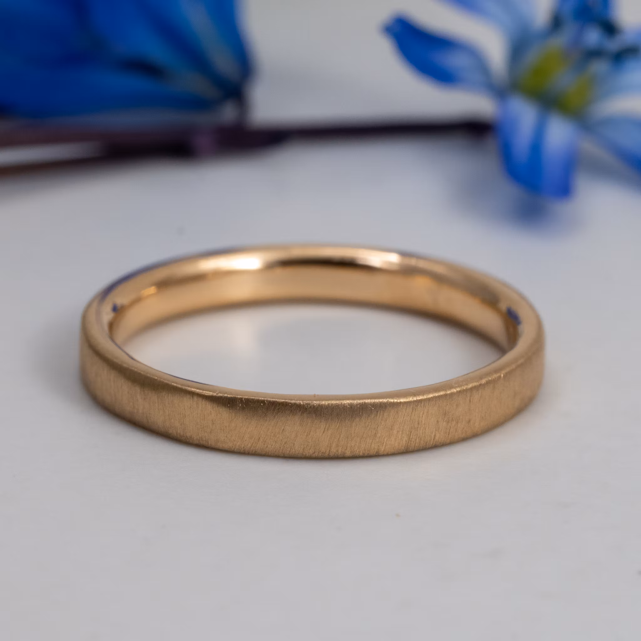 18K 2,5 mm matt Förlovningsring Återvunnet guld