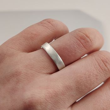 Ring Matt 4,5 mm i Återvunnet Silver