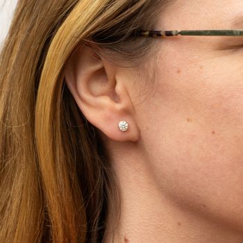 18K Moissanite Comfort Stora Örhängen Återvunnet Guld