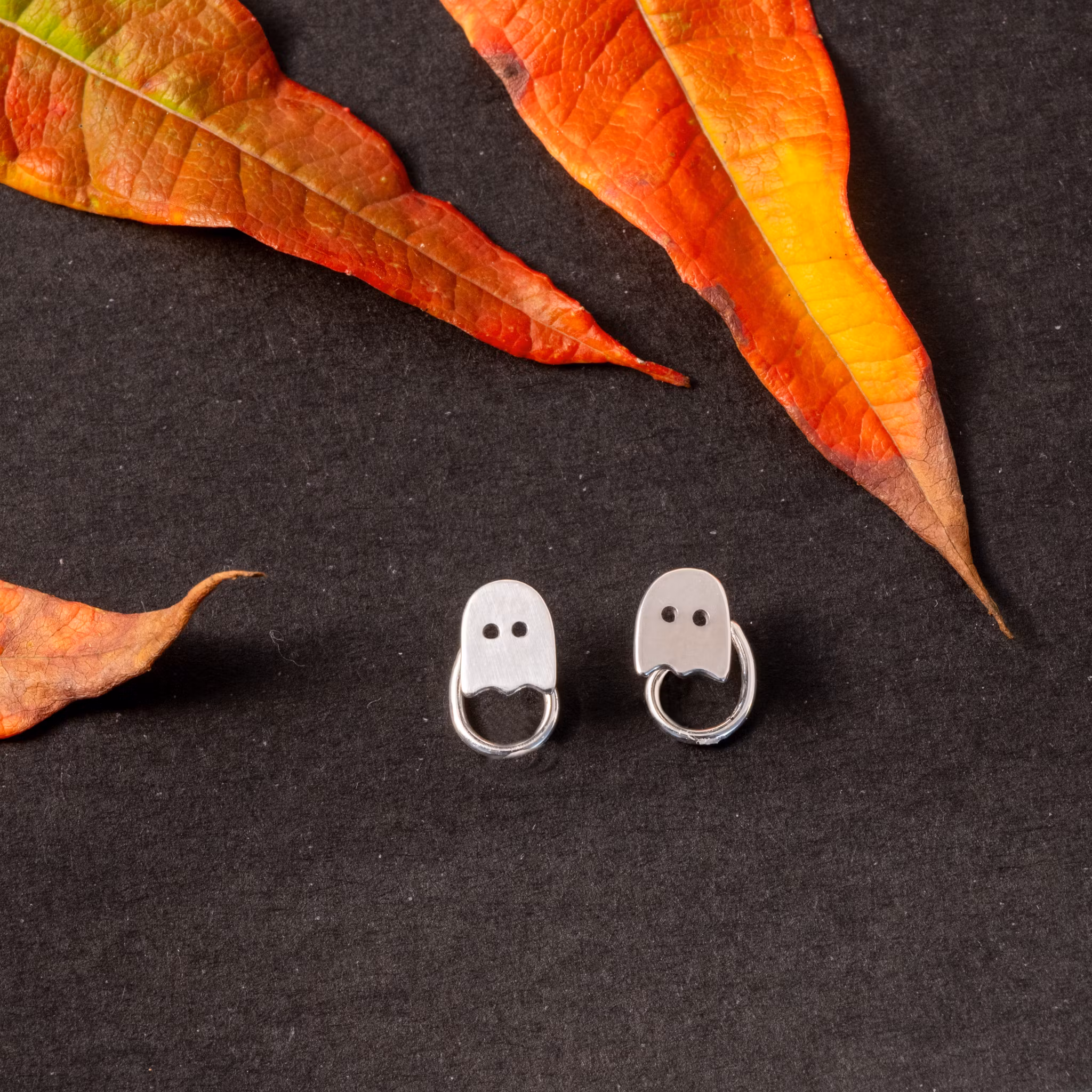 Spöke Comfort - Örhängen Halloween i Återvunnet Silver