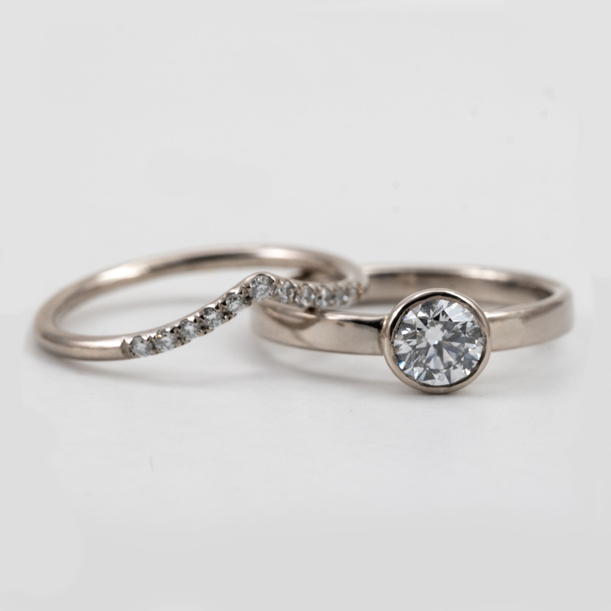 Vega 18K V-Ring Vigselring med diamanter Guld Chevron