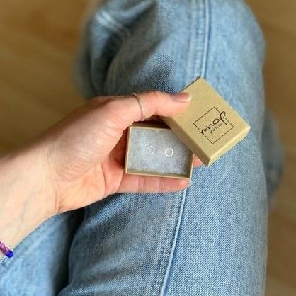 Cirkel Comfort Örhänge i Återvunnet silver