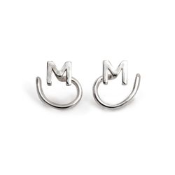 Mini Bokstäver - Comfort Örhängen i Återvunnet Silver