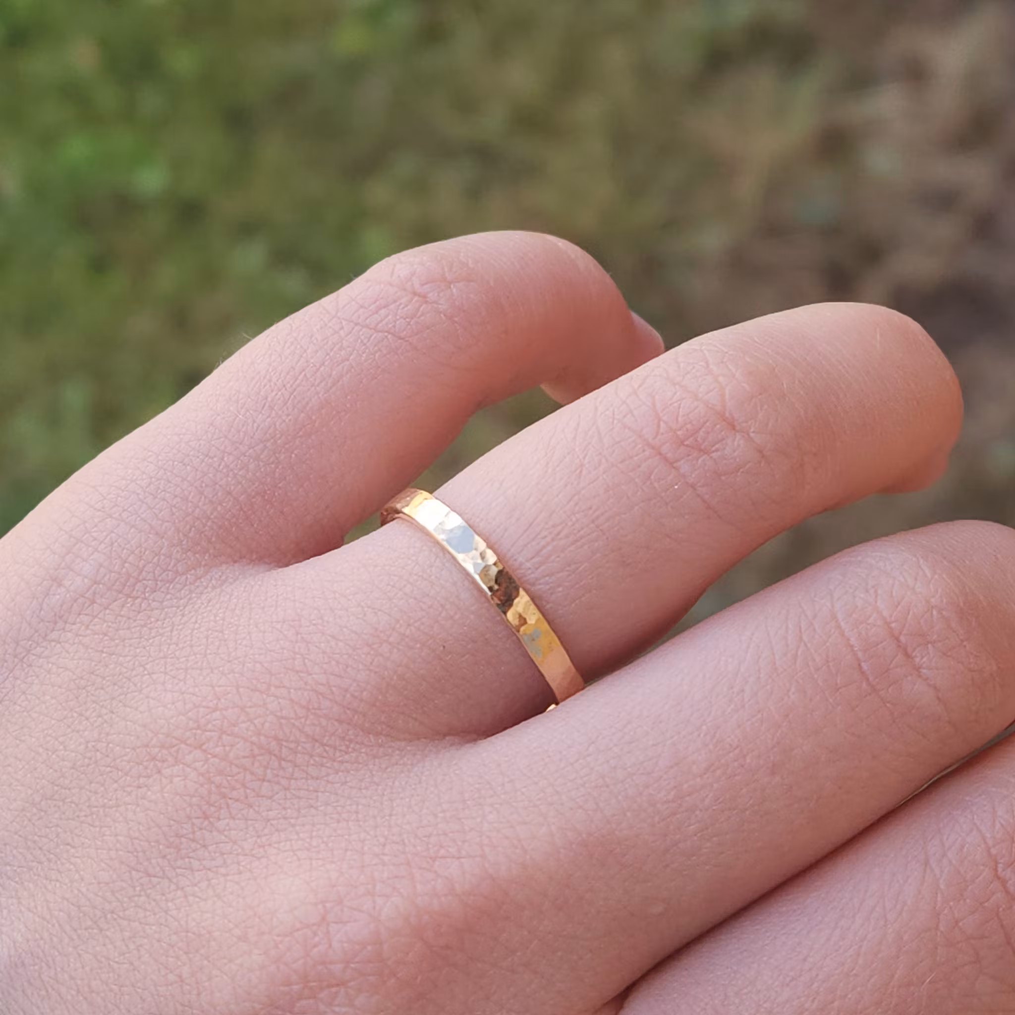 18k 2,5 mm Hamrad Återvunnet guld