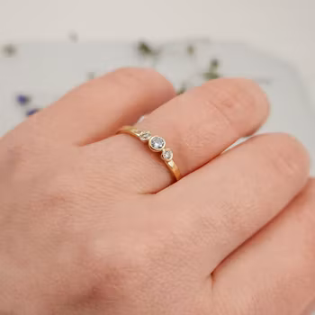 Trippel-Greta - Förlovningsring 18K Guld Trestensring