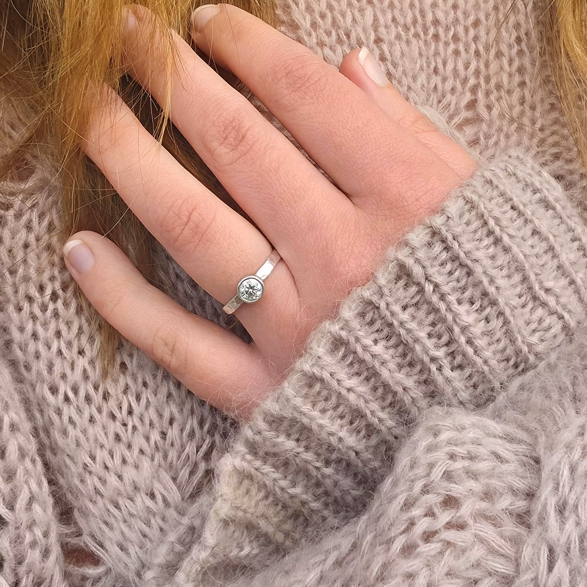 Greta - Moissanite 0,5 ct Förlovningsring Återvunnet Silver