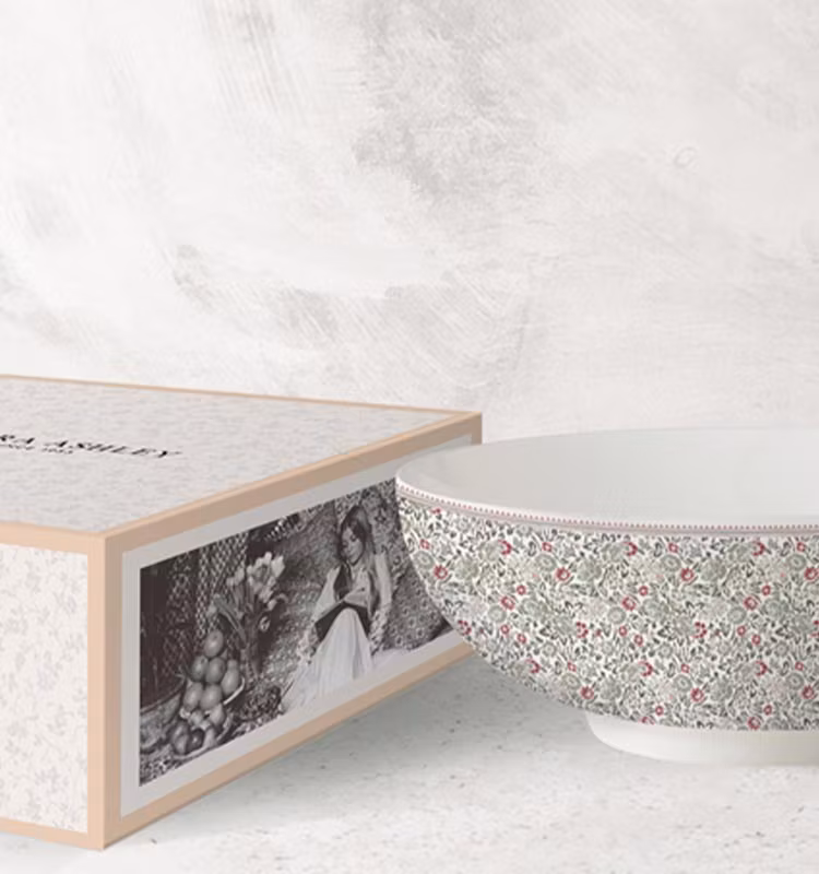 Laura Ashley elegant porslinsskål 23cm i presentförpackning
