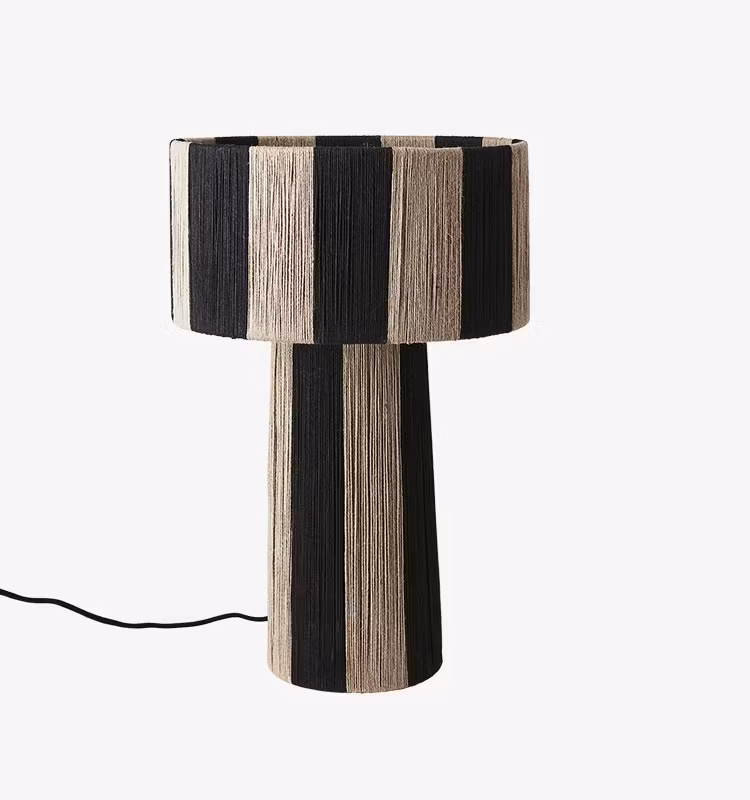 Jullan Bordslampa Svart/ Natur