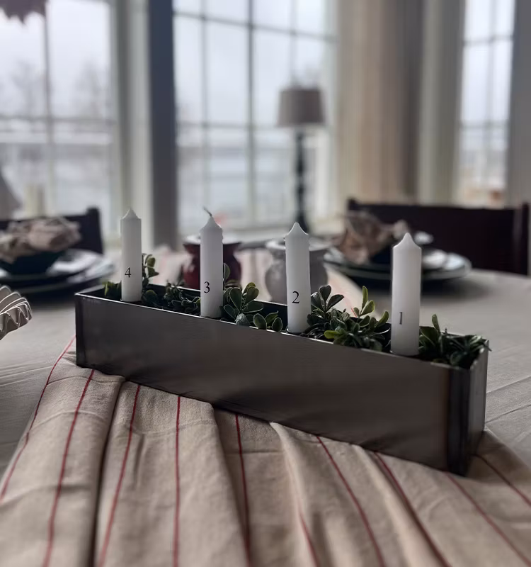 Ljuslåda Anneli - Liten  med ljushållare 4 st