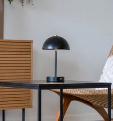 Holt LED Bordslampa uppladdningsbar  Svart