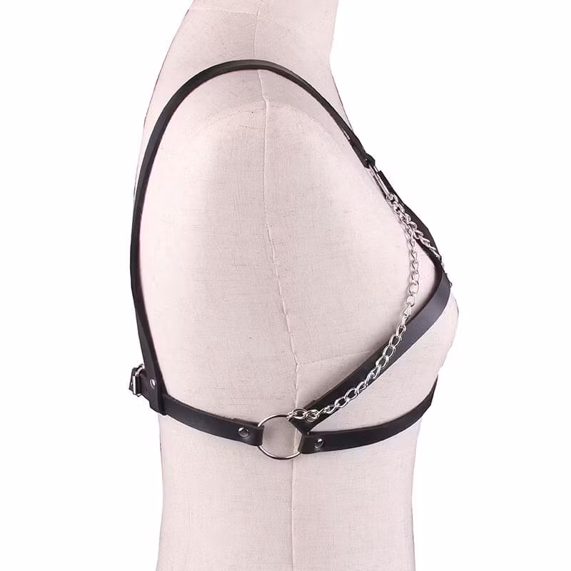 Harnais/harnais de poitrine sexy pour femmes avec chaîne et joints toriques