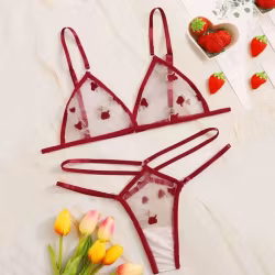 Ensemble de sous-vêtements transparents en maille avec motif fraise