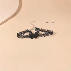 Butterfly In Black – Halsband mit Spitze und Schmetterlingsdetails