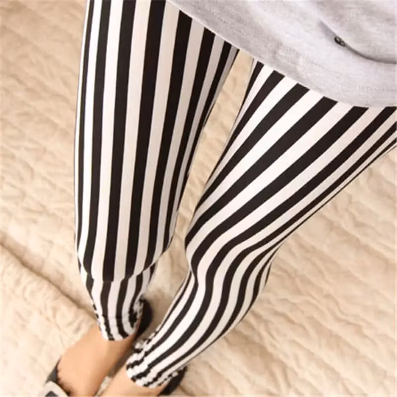 Gestreifte Leggings – Schwarz & Weiß | Heiße Frauenkleidung
