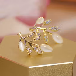 Kvistformade Örhängen med Blad – Guld | Billiga Smycken