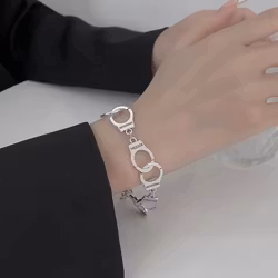 Bracelet avec menottes et texte "LIBERTÉ" | Couleur argent