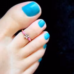 Zehenring mit Blume – Pink & Silber | Heiße Damenkleidung
