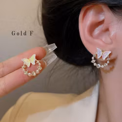 Pendientes Mariposa Dorada con Perlas | Ropa de mujer sexy