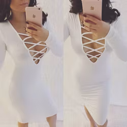 Vit Tight Klänning - Djup V-Ringning | Sexig Klänning